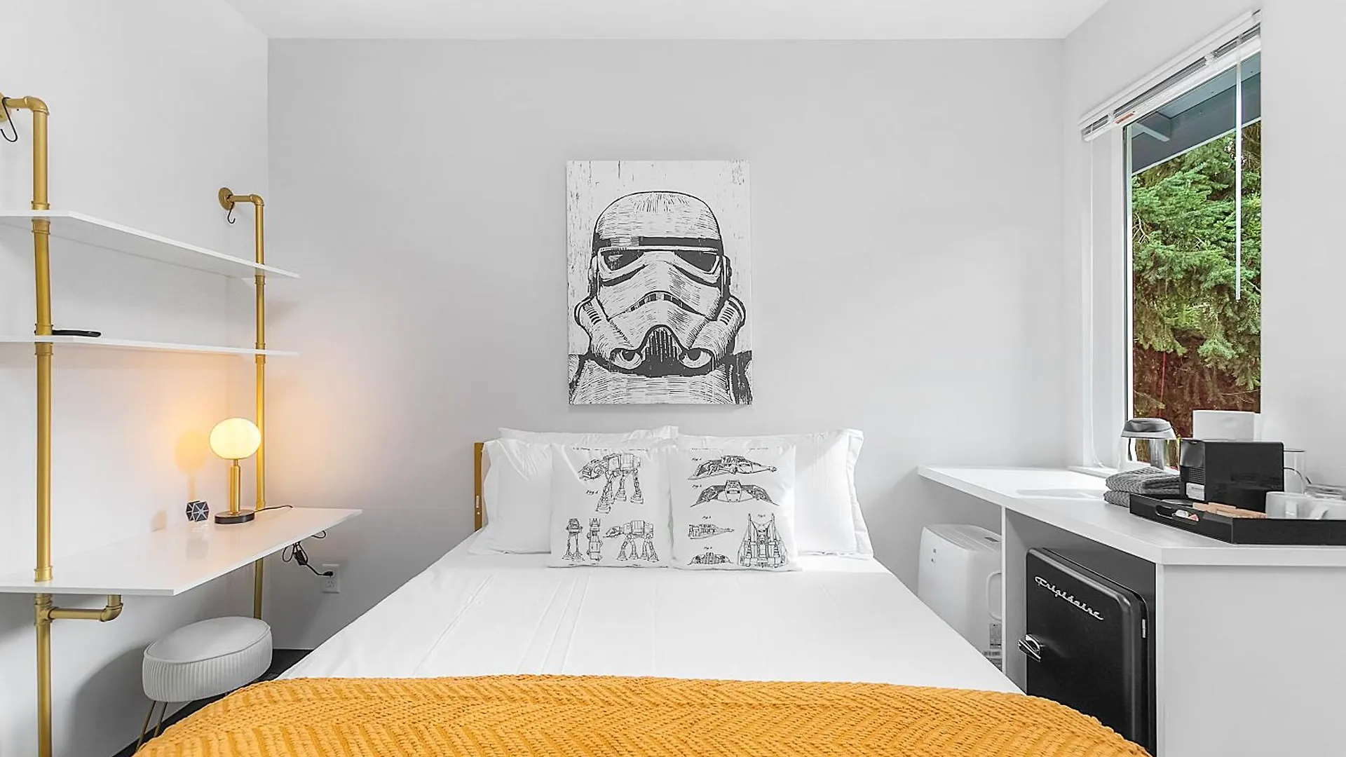 Luke'S Jedi Meditation Chamber Seattle 0*,  USA